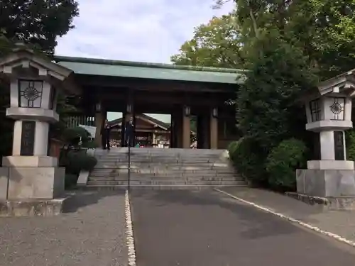 東郷神社の山門・神門