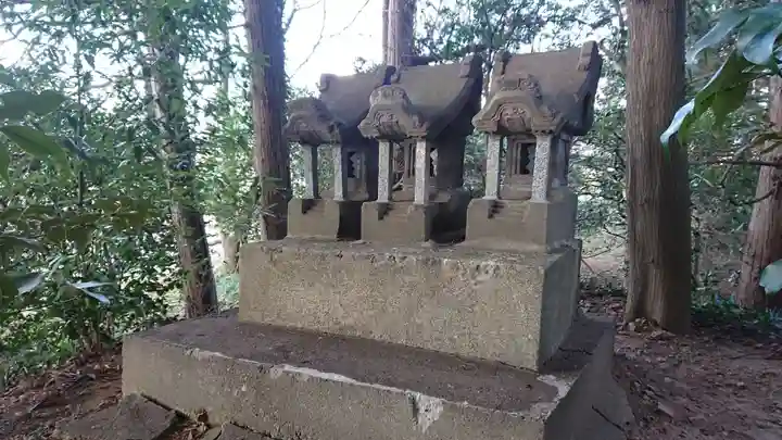 井出上神社の末社・摂社