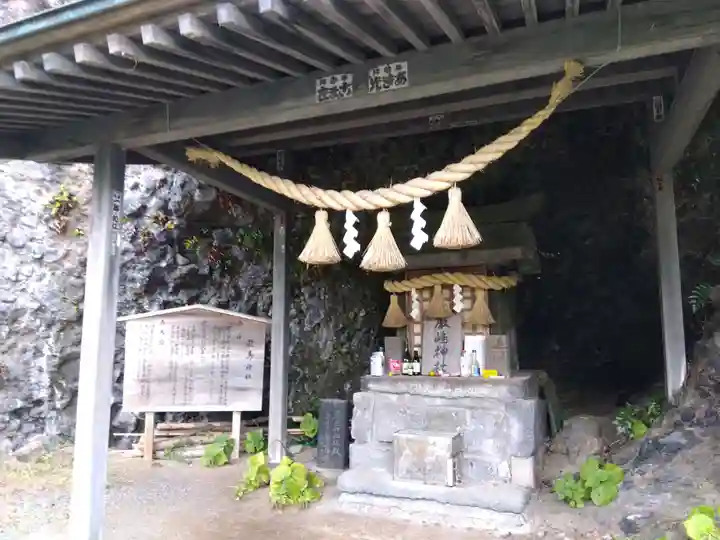 能生白山神社末社厳島神社の末社・摂社