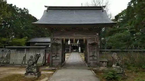 大神山神社本宮の山門・神門