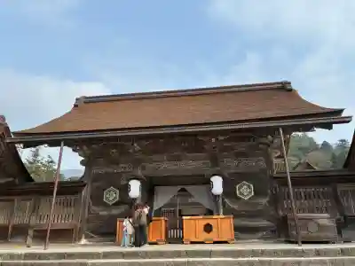 出雲大社の{uncategorized: "未分類", other: "その他", undefined: "問題あり", building: "その他建物", grave: "お墓", sacred_gate: "鳥居", guardian: "狛犬", statue: "像", buddha: "仏像", history: "歴史", nature: "自然", garden: "庭園", animal: "動物", pagoda: "塔", temizu: "手水舎", mountain_gate: "山門・神門", sanctuary: "本殿・本堂", subordinate: "末社・摂社", art: "芸術", scenery: "景色", jizo: "地蔵", ema: "絵馬", goshuin: "御朱印", omikuji: "おみくじ", items: "授与品その他", amulet: "お守り", goshuincho: "御朱印帳", eats: "食事", festival: "お祭り", votive_dance: "神楽", shichigosan: "七五三参", wedding: "結婚式", experience: "体験その他", initially: "初詣", around: "周辺", anti_infection: "感染症対策"}