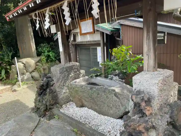 子之神社の{uncategorized: "未分類", other: "その他", undefined: "問題あり", building: "その他建物", grave: "お墓", sacred_gate: "鳥居", guardian: "狛犬", statue: "像", buddha: "仏像", history: "歴史", nature: "自然", garden: "庭園", animal: "動物", pagoda: "塔", temizu: "手水舎", mountain_gate: "山門・神門", sanctuary: "本殿・本堂", subordinate: "末社・摂社", art: "芸術", scenery: "景色", jizo: "地蔵", ema: "絵馬", goshuin: "御朱印", omikuji: "おみくじ", items: "授与品その他", amulet: "お守り", goshuincho: "御朱印帳", eats: "食事", festival: "お祭り", votive_dance: "神楽", shichigosan: "七五三参", wedding: "結婚式", experience: "体験その他", initially: "初詣", around: "周辺", anti_infection: "感染症対策"}
