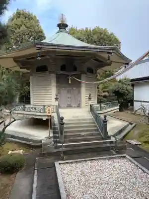 大覚寺の{uncategorized: "未分類", other: "その他", undefined: "問題あり", building: "その他建物", grave: "お墓", sacred_gate: "鳥居", guardian: "狛犬", statue: "像", buddha: "仏像", history: "歴史", nature: "自然", garden: "庭園", animal: "動物", pagoda: "塔", temizu: "手水舎", mountain_gate: "山門・神門", sanctuary: "本殿・本堂", subordinate: "末社・摂社", art: "芸術", scenery: "景色", jizo: "地蔵", ema: "絵馬", goshuin: "御朱印", omikuji: "おみくじ", items: "授与品その他", amulet: "お守り", goshuincho: "御朱印帳", eats: "食事", festival: "お祭り", votive_dance: "神楽", shichigosan: "七五三参", wedding: "結婚式", experience: "体験その他", initially: "初詣", around: "周辺", anti_infection: "感染症対策"}