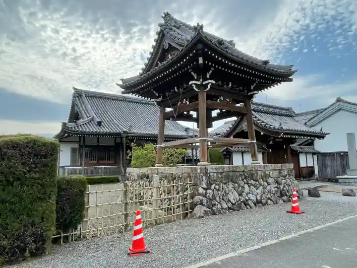 清徳寺の{uncategorized: "未分類", other: "その他", undefined: "問題あり", building: "その他建物", grave: "お墓", sacred_gate: "鳥居", guardian: "狛犬", statue: "像", buddha: "仏像", history: "歴史", nature: "自然", garden: "庭園", animal: "動物", pagoda: "塔", temizu: "手水舎", mountain_gate: "山門・神門", sanctuary: "本殿・本堂", subordinate: "末社・摂社", art: "芸術", scenery: "景色", jizo: "地蔵", ema: "絵馬", goshuin: "御朱印", omikuji: "おみくじ", items: "授与品その他", amulet: "お守り", goshuincho: "御朱印帳", eats: "食事", festival: "お祭り", votive_dance: "神楽", shichigosan: "七五三参", wedding: "結婚式", experience: "体験その他", initially: "初詣", around: "周辺", anti_infection: "感染症対策"}