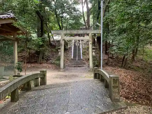 神明社の鳥居