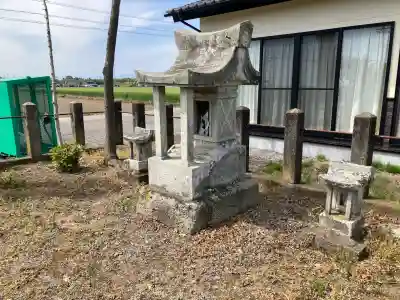川中子小糠内熊野神社の{uncategorized: "未分類", other: "その他", undefined: "問題あり", building: "その他建物", grave: "お墓", sacred_gate: "鳥居", guardian: "狛犬", statue: "像", buddha: "仏像", history: "歴史", nature: "自然", garden: "庭園", animal: "動物", pagoda: "塔", temizu: "手水舎", mountain_gate: "山門・神門", sanctuary: "本殿・本堂", subordinate: "末社・摂社", art: "芸術", scenery: "景色", jizo: "地蔵", ema: "絵馬", goshuin: "御朱印", omikuji: "おみくじ", items: "授与品その他", amulet: "お守り", goshuincho: "御朱印帳", eats: "食事", festival: "お祭り", votive_dance: "神楽", shichigosan: "七五三参", wedding: "結婚式", experience: "体験その他", initially: "初詣", around: "周辺", anti_infection: "感染症対策"}