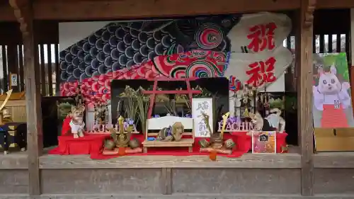 福島八幡宮の{uncategorized: "未分類", other: "その他", undefined: "問題あり", building: "その他建物", grave: "お墓", sacred_gate: "鳥居", guardian: "狛犬", statue: "像", buddha: "仏像", history: "歴史", nature: "自然", garden: "庭園", animal: "動物", pagoda: "塔", temizu: "手水舎", mountain_gate: "山門・神門", sanctuary: "本殿・本堂", subordinate: "末社・摂社", art: "芸術", scenery: "景色", jizo: "地蔵", ema: "絵馬", goshuin: "御朱印", omikuji: "おみくじ", items: "授与品その他", amulet: "お守り", goshuincho: "御朱印帳", eats: "食事", festival: "お祭り", votive_dance: "神楽", shichigosan: "七五三参", wedding: "結婚式", experience: "体験その他", initially: "初詣", around: "周辺", anti_infection: "感染症対策"}