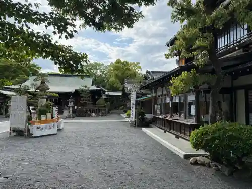 大井神社の{uncategorized: "未分類", other: "その他", undefined: "問題あり", building: "その他建物", grave: "お墓", sacred_gate: "鳥居", guardian: "狛犬", statue: "像", buddha: "仏像", history: "歴史", nature: "自然", garden: "庭園", animal: "動物", pagoda: "塔", temizu: "手水舎", mountain_gate: "山門・神門", sanctuary: "本殿・本堂", subordinate: "末社・摂社", art: "芸術", scenery: "景色", jizo: "地蔵", ema: "絵馬", goshuin: "御朱印", omikuji: "おみくじ", items: "授与品その他", amulet: "お守り", goshuincho: "御朱印帳", eats: "食事", festival: "お祭り", votive_dance: "神楽", shichigosan: "七五三参", wedding: "結婚式", experience: "体験その他", initially: "初詣", around: "周辺", anti_infection: "感染症対策"}