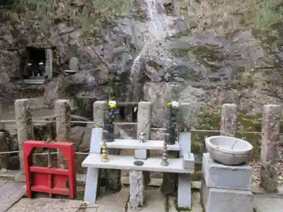 満願滝弁財天のその他建物