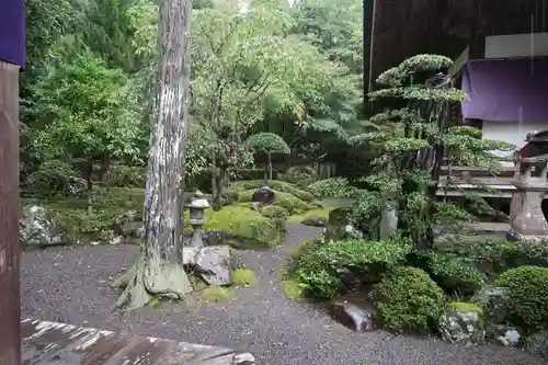 延光寺の庭園