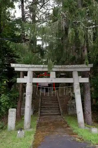 豊富温泉稲荷神社の鳥居