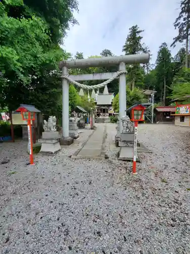 磐裂根裂神社の鳥居
