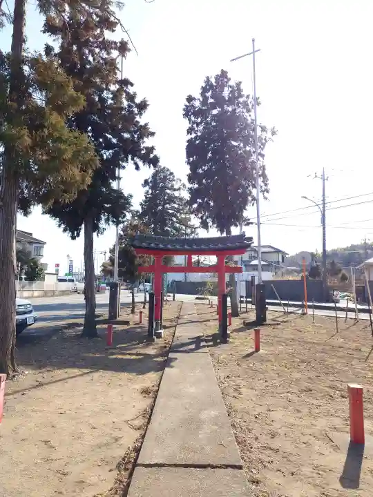 諏訪神社の{uncategorized: "未分類", other: "その他", undefined: "問題あり", building: "その他建物", grave: "お墓", sacred_gate: "鳥居", guardian: "狛犬", statue: "像", buddha: "仏像", history: "歴史", nature: "自然", garden: "庭園", animal: "動物", pagoda: "塔", temizu: "手水舎", mountain_gate: "山門・神門", sanctuary: "本殿・本堂", subordinate: "末社・摂社", art: "芸術", scenery: "景色", jizo: "地蔵", ema: "絵馬", goshuin: "御朱印", omikuji: "おみくじ", items: "授与品その他", amulet: "お守り", goshuincho: "御朱印帳", eats: "食事", festival: "お祭り", votive_dance: "神楽", shichigosan: "七五三参", wedding: "結婚式", experience: "体験その他", initially: "初詣", around: "周辺", anti_infection: "感染症対策"}