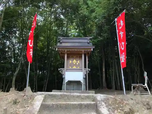 敢國神社の末社