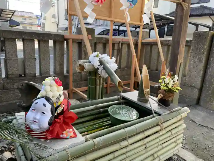 鴨島八幡神社の{uncategorized: "未分類", other: "その他", undefined: "問題あり", building: "その他建物", grave: "お墓", sacred_gate: "鳥居", guardian: "狛犬", statue: "像", buddha: "仏像", history: "歴史", nature: "自然", garden: "庭園", animal: "動物", pagoda: "塔", temizu: "手水舎", mountain_gate: "山門・神門", sanctuary: "本殿・本堂", subordinate: "末社・摂社", art: "芸術", scenery: "景色", jizo: "地蔵", ema: "絵馬", goshuin: "御朱印", omikuji: "おみくじ", items: "授与品その他", amulet: "お守り", goshuincho: "御朱印帳", eats: "食事", festival: "お祭り", votive_dance: "神楽", shichigosan: "七五三参", wedding: "結婚式", experience: "体験その他", initially: "初詣", around: "周辺", anti_infection: "感染症対策"}