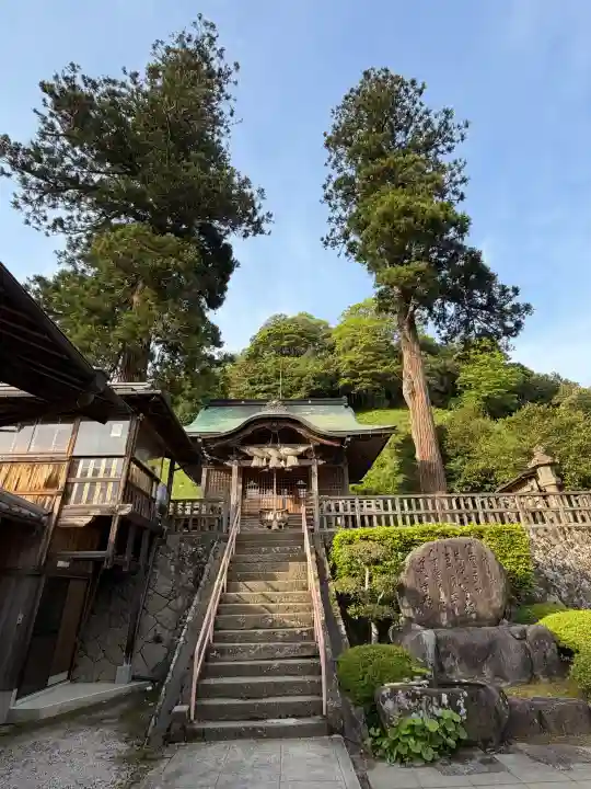 須我神社の{uncategorized: "未分類", other: "その他", undefined: "問題あり", building: "その他建物", grave: "お墓", sacred_gate: "鳥居", guardian: "狛犬", statue: "像", buddha: "仏像", history: "歴史", nature: "自然", garden: "庭園", animal: "動物", pagoda: "塔", temizu: "手水舎", mountain_gate: "山門・神門", sanctuary: "本殿・本堂", subordinate: "末社・摂社", art: "芸術", scenery: "景色", jizo: "地蔵", ema: "絵馬", goshuin: "御朱印", omikuji: "おみくじ", items: "授与品その他", amulet: "お守り", goshuincho: "御朱印帳", eats: "食事", festival: "お祭り", votive_dance: "神楽", shichigosan: "七五三参", wedding: "結婚式", experience: "体験その他", initially: "初詣", around: "周辺", anti_infection: "感染症対策"}