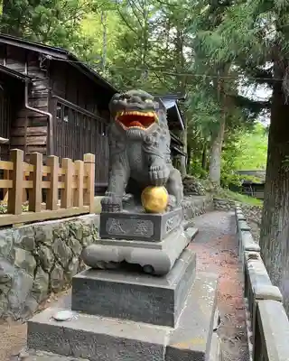 鎮神社の狛犬