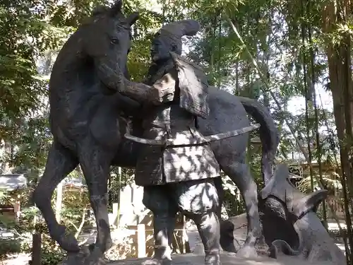 駒木諏訪神社の像