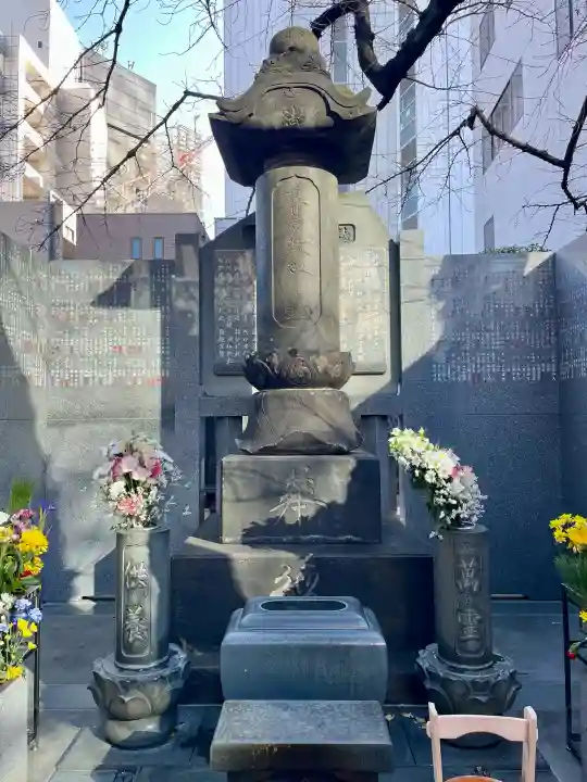 常圓寺の{uncategorized: "未分類", other: "その他", undefined: "問題あり", building: "その他建物", grave: "お墓", sacred_gate: "鳥居", guardian: "狛犬", statue: "像", buddha: "仏像", history: "歴史", nature: "自然", garden: "庭園", animal: "動物", pagoda: "塔", temizu: "手水舎", mountain_gate: "山門・神門", sanctuary: "本殿・本堂", subordinate: "末社・摂社", art: "芸術", scenery: "景色", jizo: "地蔵", ema: "絵馬", goshuin: "御朱印", omikuji: "おみくじ", items: "授与品その他", amulet: "お守り", goshuincho: "御朱印帳", eats: "食事", festival: "お祭り", votive_dance: "神楽", shichigosan: "七五三参", wedding: "結婚式", experience: "体験その他", initially: "初詣", around: "周辺", anti_infection: "感染症対策"}
