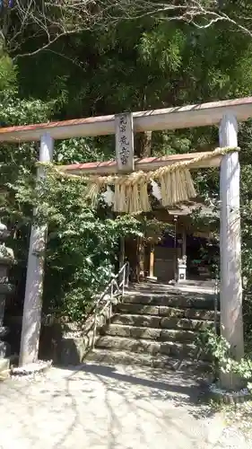 荒立神社の鳥居