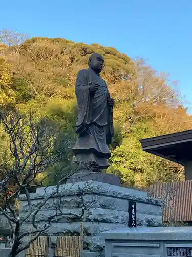 妙本寺の像