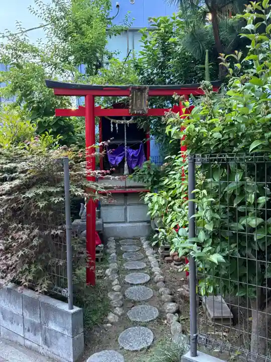 豊川稲荷の{uncategorized: "未分類", other: "その他", undefined: "問題あり", building: "その他建物", grave: "お墓", sacred_gate: "鳥居", guardian: "狛犬", statue: "像", buddha: "仏像", history: "歴史", nature: "自然", garden: "庭園", animal: "動物", pagoda: "塔", temizu: "手水舎", mountain_gate: "山門・神門", sanctuary: "本殿・本堂", subordinate: "末社・摂社", art: "芸術", scenery: "景色", jizo: "地蔵", ema: "絵馬", goshuin: "御朱印", omikuji: "おみくじ", items: "授与品その他", amulet: "お守り", goshuincho: "御朱印帳", eats: "食事", festival: "お祭り", votive_dance: "神楽", shichigosan: "七五三参", wedding: "結婚式", experience: "体験その他", initially: "初詣", around: "周辺", anti_infection: "感染症対策"}