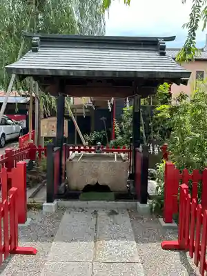 鴻神社の手水舎