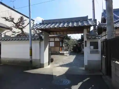 興善寺の山門