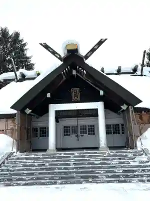 砂川神社の{uncategorized: "未分類", other: "その他", undefined: "問題あり", building: "その他建物", grave: "お墓", sacred_gate: "鳥居", guardian: "狛犬", statue: "像", buddha: "仏像", history: "歴史", nature: "自然", garden: "庭園", animal: "動物", pagoda: "塔", temizu: "手水舎", mountain_gate: "山門・神門", sanctuary: "本殿・本堂", subordinate: "末社・摂社", art: "芸術", scenery: "景色", jizo: "地蔵", ema: "絵馬", goshuin: "御朱印", omikuji: "おみくじ", items: "授与品その他", amulet: "お守り", goshuincho: "御朱印帳", eats: "食事", festival: "お祭り", votive_dance: "神楽", shichigosan: "七五三参", wedding: "結婚式", experience: "体験その他", initially: "初詣", around: "周辺", anti_infection: "感染症対策"}