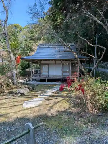 出雲大神宮の{uncategorized: "未分類", other: "その他", undefined: "問題あり", building: "その他建物", grave: "お墓", sacred_gate: "鳥居", guardian: "狛犬", statue: "像", buddha: "仏像", history: "歴史", nature: "自然", garden: "庭園", animal: "動物", pagoda: "塔", temizu: "手水舎", mountain_gate: "山門・神門", sanctuary: "本殿・本堂", subordinate: "末社・摂社", art: "芸術", scenery: "景色", jizo: "地蔵", ema: "絵馬", goshuin: "御朱印", omikuji: "おみくじ", items: "授与品その他", amulet: "お守り", goshuincho: "御朱印帳", eats: "食事", festival: "お祭り", votive_dance: "神楽", shichigosan: "七五三参", wedding: "結婚式", experience: "体験その他", initially: "初詣", around: "周辺", anti_infection: "感染症対策"}