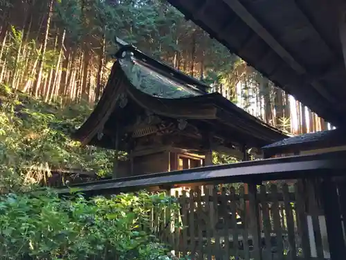 神部神社の本殿