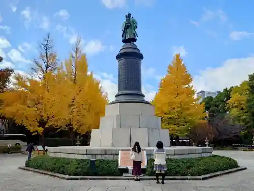 靖國神社の像