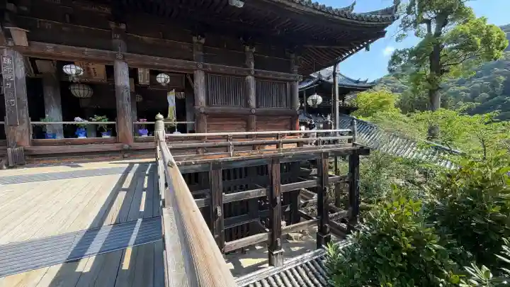長谷寺の{uncategorized: "未分類", other: "その他", undefined: "問題あり", building: "その他建物", grave: "お墓", sacred_gate: "鳥居", guardian: "狛犬", statue: "像", buddha: "仏像", history: "歴史", nature: "自然", garden: "庭園", animal: "動物", pagoda: "塔", temizu: "手水舎", mountain_gate: "山門・神門", sanctuary: "本殿・本堂", subordinate: "末社・摂社", art: "芸術", scenery: "景色", jizo: "地蔵", ema: "絵馬", goshuin: "御朱印", omikuji: "おみくじ", items: "授与品その他", amulet: "お守り", goshuincho: "御朱印帳", eats: "食事", festival: "お祭り", votive_dance: "神楽", shichigosan: "七五三参", wedding: "結婚式", experience: "体験その他", initially: "初詣", around: "周辺", anti_infection: "感染症対策"}