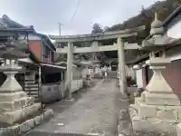 井関三神社の{uncategorized: "未分類", other: "その他", undefined: "問題あり", building: "その他建物", grave: "お墓", sacred_gate: "鳥居", guardian: "狛犬", statue: "像", buddha: "仏像", history: "歴史", nature: "自然", garden: "庭園", animal: "動物", pagoda: "塔", temizu: "手水舎", mountain_gate: "山門・神門", sanctuary: "本殿・本堂", subordinate: "末社・摂社", art: "芸術", scenery: "景色", jizo: "地蔵", ema: "絵馬", goshuin: "御朱印", omikuji: "おみくじ", items: "授与品その他", amulet: "お守り", goshuincho: "御朱印帳", eats: "食事", festival: "お祭り", votive_dance: "神楽", shichigosan: "七五三参", wedding: "結婚式", experience: "体験その他", initially: "初詣", around: "周辺", anti_infection: "感染症対策"}