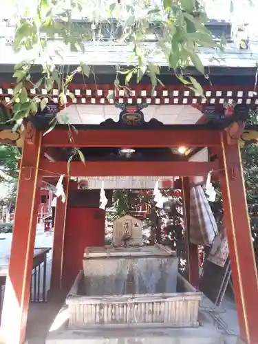 冠稲荷神社の手水舎