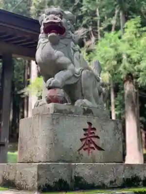 淺間神社(忍野村内野)の狛犬