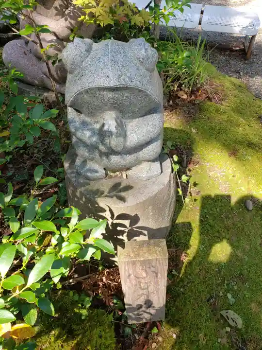 春日山神社の像
