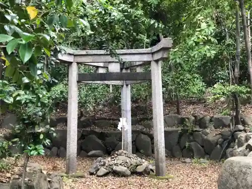 木嶋坐天照御魂神社の鳥居