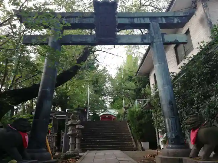 市谷亀岡八幡宮の鳥居