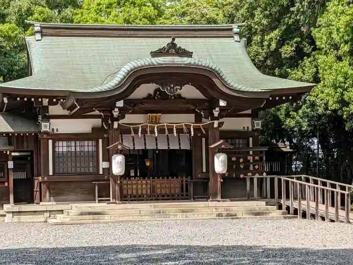 氷上姉子神社(熱田神宮摂社)の{uncategorized: "未分類", other: "その他", undefined: "問題あり", building: "その他建物", grave: "お墓", sacred_gate: "鳥居", guardian: "狛犬", statue: "像", buddha: "仏像", history: "歴史", nature: "自然", garden: "庭園", animal: "動物", pagoda: "塔", temizu: "手水舎", mountain_gate: "山門・神門", sanctuary: "本殿・本堂", subordinate: "末社・摂社", art: "芸術", scenery: "景色", jizo: "地蔵", ema: "絵馬", goshuin: "御朱印", omikuji: "おみくじ", items: "授与品その他", amulet: "お守り", goshuincho: "御朱印帳", eats: "食事", festival: "お祭り", votive_dance: "神楽", shichigosan: "七五三参", wedding: "結婚式", experience: "体験その他", initially: "初詣", around: "周辺", anti_infection: "感染症対策"}