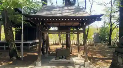 神明社の手水舎