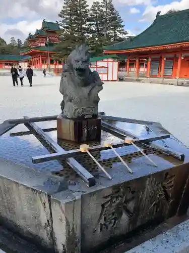 平安神宮の{uncategorized: "未分類", other: "その他", undefined: "問題あり", building: "その他建物", grave: "お墓", sacred_gate: "鳥居", guardian: "狛犬", statue: "像", buddha: "仏像", history: "歴史", nature: "自然", garden: "庭園", animal: "動物", pagoda: "塔", temizu: "手水舎", mountain_gate: "山門・神門", sanctuary: "本殿・本堂", subordinate: "末社・摂社", art: "芸術", scenery: "景色", jizo: "地蔵", ema: "絵馬", goshuin: "御朱印", omikuji: "おみくじ", items: "授与品その他", amulet: "お守り", goshuincho: "御朱印帳", eats: "食事", festival: "お祭り", votive_dance: "神楽", shichigosan: "七五三参", wedding: "結婚式", experience: "体験その他", initially: "初詣", around: "周辺", anti_infection: "感染症対策"}