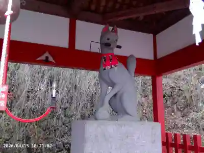 鼻顔稲荷神社の{uncategorized: "未分類", other: "その他", undefined: "問題あり", building: "その他建物", grave: "お墓", sacred_gate: "鳥居", guardian: "狛犬", statue: "像", buddha: "仏像", history: "歴史", nature: "自然", garden: "庭園", animal: "動物", pagoda: "塔", temizu: "手水舎", mountain_gate: "山門・神門", sanctuary: "本殿・本堂", subordinate: "末社・摂社", art: "芸術", scenery: "景色", jizo: "地蔵", ema: "絵馬", goshuin: "御朱印", omikuji: "おみくじ", items: "授与品その他", amulet: "お守り", goshuincho: "御朱印帳", eats: "食事", festival: "お祭り", votive_dance: "神楽", shichigosan: "七五三参", wedding: "結婚式", experience: "体験その他", initially: "初詣", around: "周辺", anti_infection: "感染症対策"}
