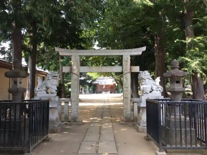 足立神社の鳥居