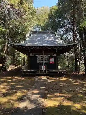 石楯尾神社の{uncategorized: "未分類", other: "その他", undefined: "問題あり", building: "その他建物", grave: "お墓", sacred_gate: "鳥居", guardian: "狛犬", statue: "像", buddha: "仏像", history: "歴史", nature: "自然", garden: "庭園", animal: "動物", pagoda: "塔", temizu: "手水舎", mountain_gate: "山門・神門", sanctuary: "本殿・本堂", subordinate: "末社・摂社", art: "芸術", scenery: "景色", jizo: "地蔵", ema: "絵馬", goshuin: "御朱印", omikuji: "おみくじ", items: "授与品その他", amulet: "お守り", goshuincho: "御朱印帳", eats: "食事", festival: "お祭り", votive_dance: "神楽", shichigosan: "七五三参", wedding: "結婚式", experience: "体験その他", initially: "初詣", around: "周辺", anti_infection: "感染症対策"}