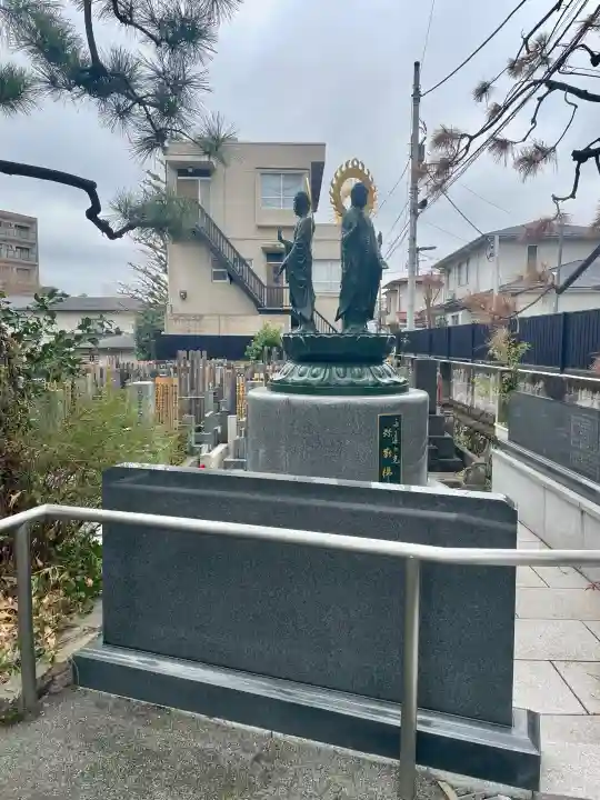 大龍寺の{uncategorized: "未分類", other: "その他", undefined: "問題あり", building: "その他建物", grave: "お墓", sacred_gate: "鳥居", guardian: "狛犬", statue: "像", buddha: "仏像", history: "歴史", nature: "自然", garden: "庭園", animal: "動物", pagoda: "塔", temizu: "手水舎", mountain_gate: "山門・神門", sanctuary: "本殿・本堂", subordinate: "末社・摂社", art: "芸術", scenery: "景色", jizo: "地蔵", ema: "絵馬", goshuin: "御朱印", omikuji: "おみくじ", items: "授与品その他", amulet: "お守り", goshuincho: "御朱印帳", eats: "食事", festival: "お祭り", votive_dance: "神楽", shichigosan: "七五三参", wedding: "結婚式", experience: "体験その他", initially: "初詣", around: "周辺", anti_infection: "感染症対策"}