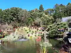 榊山稲荷神社の庭園