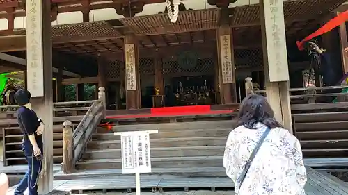 霊山寺の本殿