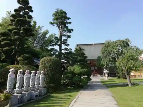 法岩院の庭園