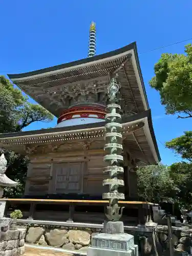 金剛福寺の{uncategorized: "未分類", other: "その他", undefined: "問題あり", building: "その他建物", grave: "お墓", sacred_gate: "鳥居", guardian: "狛犬", statue: "像", buddha: "仏像", history: "歴史", nature: "自然", garden: "庭園", animal: "動物", pagoda: "塔", temizu: "手水舎", mountain_gate: "山門・神門", sanctuary: "本殿・本堂", subordinate: "末社・摂社", art: "芸術", scenery: "景色", jizo: "地蔵", ema: "絵馬", goshuin: "御朱印", omikuji: "おみくじ", items: "授与品その他", amulet: "お守り", goshuincho: "御朱印帳", eats: "食事", festival: "お祭り", votive_dance: "神楽", shichigosan: "七五三参", wedding: "結婚式", experience: "体験その他", initially: "初詣", around: "周辺", anti_infection: "感染症対策"}